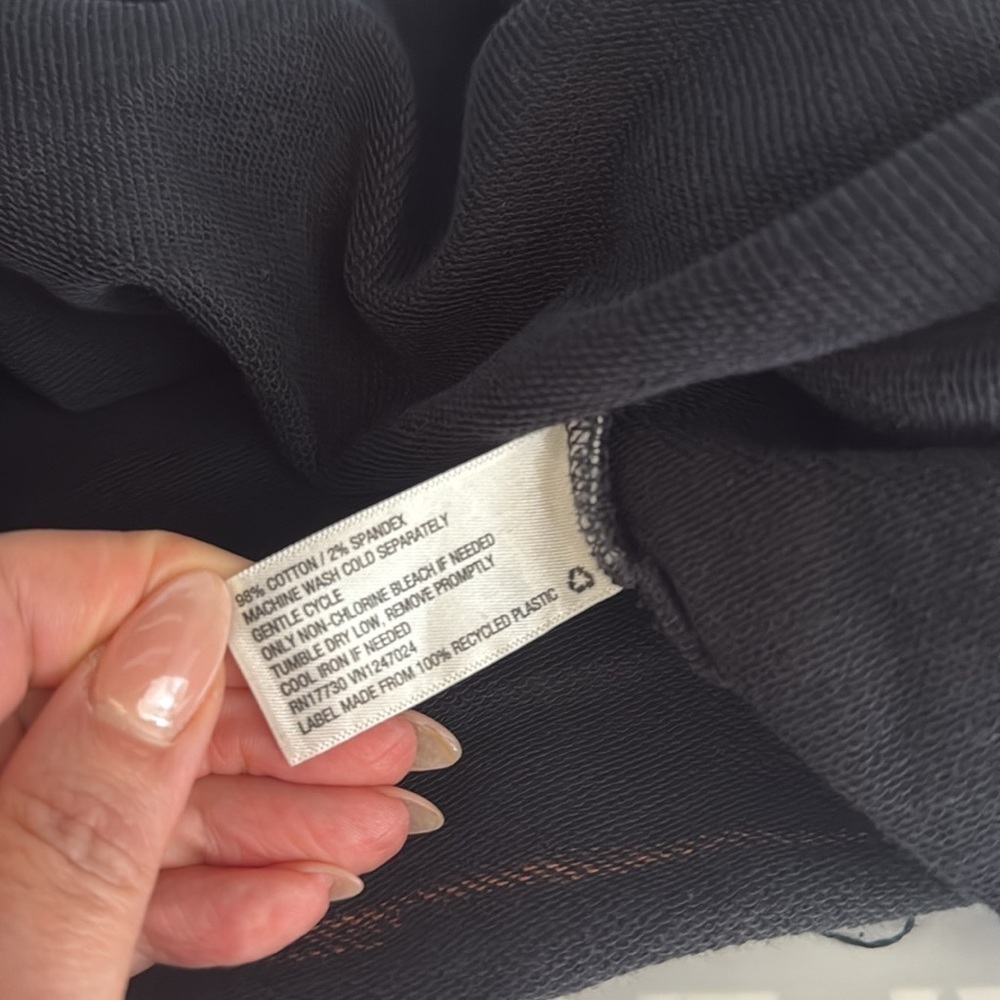 JoyLab Cropped Distressed Crew Neck Black Sweatshirt Size Medium - Picture 8 of 8